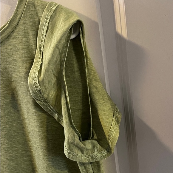 Green Ruffle Sleeve Tee - Picture 6 of 7